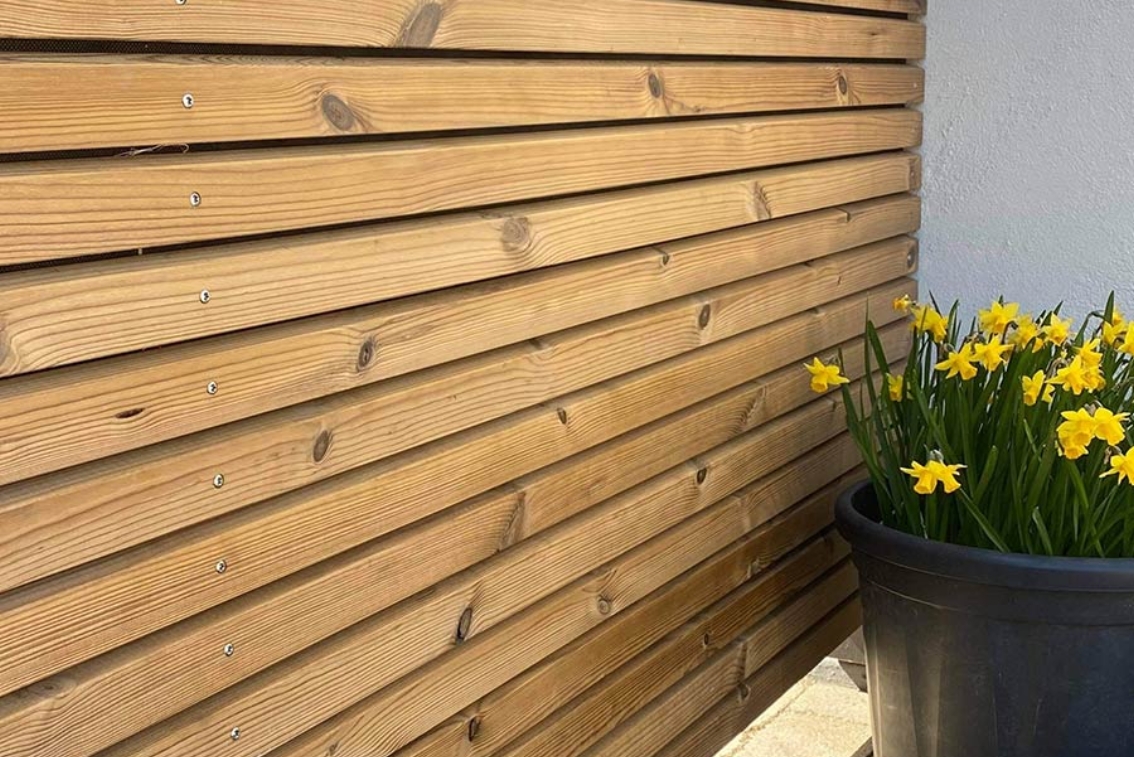 Læhegn med 
Thermo Fyr 
facadelister.