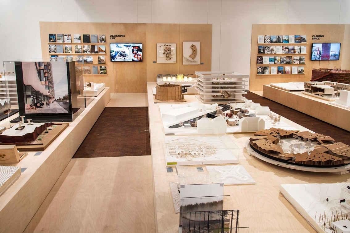 Utzon Center - 
Udstillingen Art of Many.