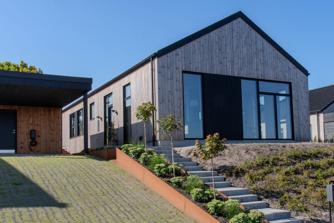 Nybygget villa i træ.